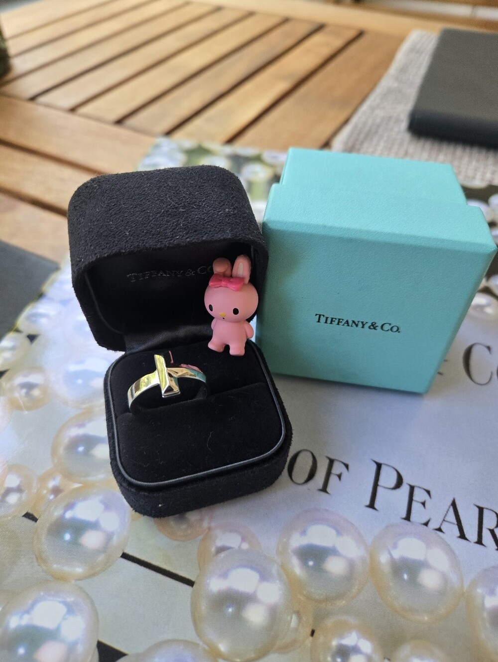 Tiffany & Co T1 White Gold au750 Ring
